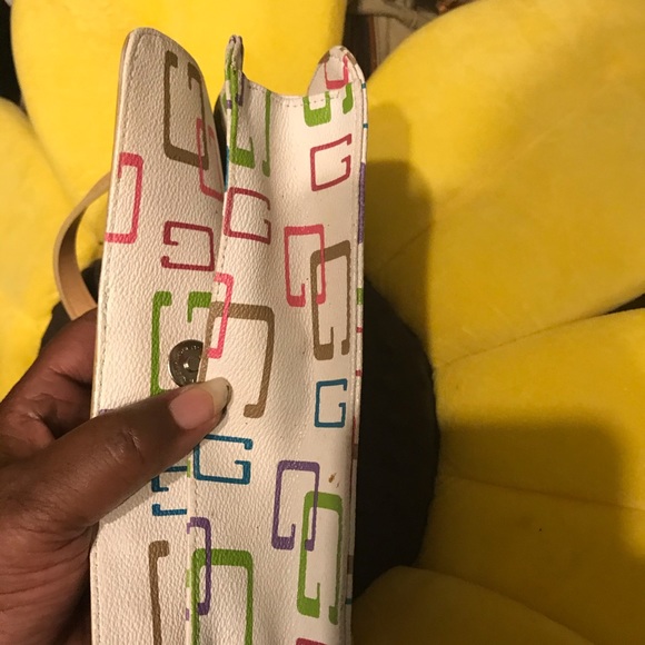 Guess purse - Picture 3 of 12